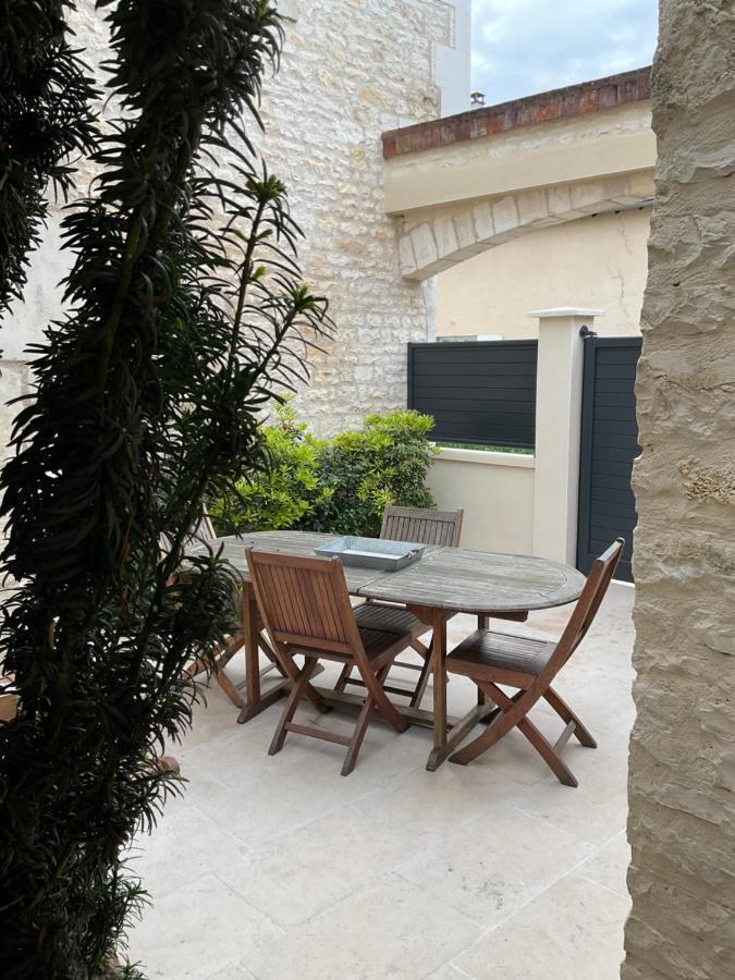 Logis Du Faubourg Petite Maison De Charme, Tranquille, Calme Et Lumineuse Val-de-Mercy Exterior photo